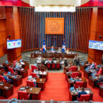 Senado aprueba ley contra la publicidad engañosa en el sector inmobiliario: Multas de hasta 50 salarios mínimos