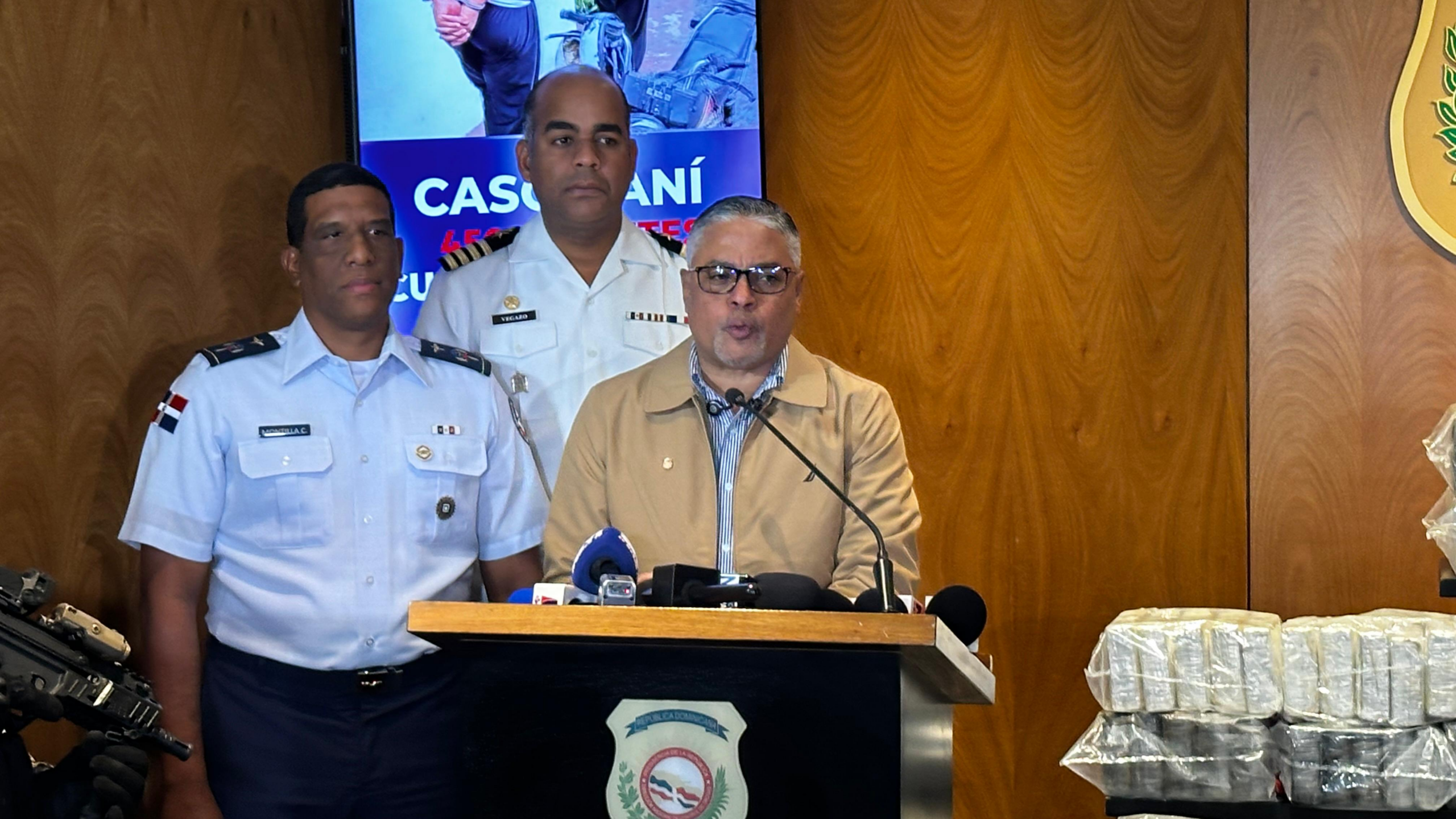 DNCD asesta doble golpe al narcotráfico: incautan más de 1,600 paquetes de drogas en Peravia y Puerto Plata