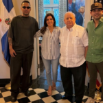 Embajadora de EE.UU. promueve enfoque en nutrición y tratamientos alternativos para autismo