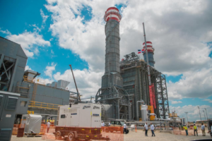 Energía 2000 y Carlos Peña firman acuerdo y ponen fin al conflicto por Manzanillo Power Land