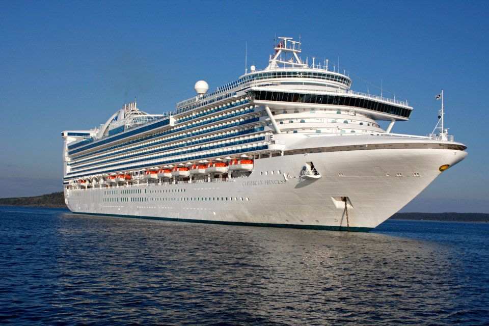 Salud Pública confirma salida de crucero con brote de norovirus tras protocolos en Puerto Plata