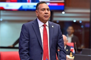 Senador Pedro Tineo someterá a la justicia a empresas que incumplieron obras en Monte Plata