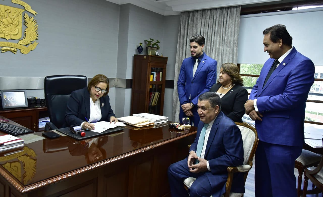 Retiran resolución que invitaba al canciller a explicar acuerdo suscrito con Estados Unidos