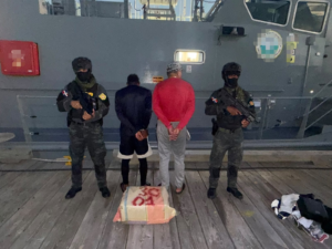 OCUPAN 30 PAQUETES DE COCAÍNA EN PERAVIA; DISPONEN OPERATIVOS DE BÚSQUEDA EN TODO EL LITORAL