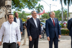 Presidente Abinader participa en acto de conmemoración por natalicio de Hatuey De Camps, líder político que luchó por la democracia, las libertades públicas, la igualdad y la dignidad