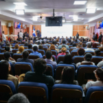 Politólogo estadounidense, Steven Levitsky, imparte en el Senado de la República la conferencia 