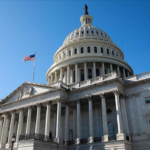 Cámara de Representantes aprueba resolución para limitar facultades militares de Trump contra Irán