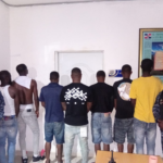 Policía captura tres prófugos de la justicia, ejecuta seis órdenes de arresto y decomisa más de mil porciones de drogas en SDN