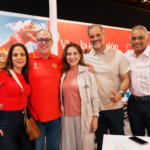 Ciudadanos disfrutan de la Copa Mundial de Fútbol en el Malecón Deportivo