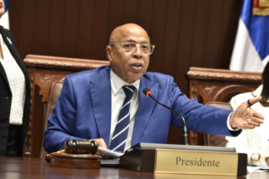 Cámara de Diputados aprueba declarar a Azua como la «Capital del Tomate» y reconoce a la música Janina Rosado