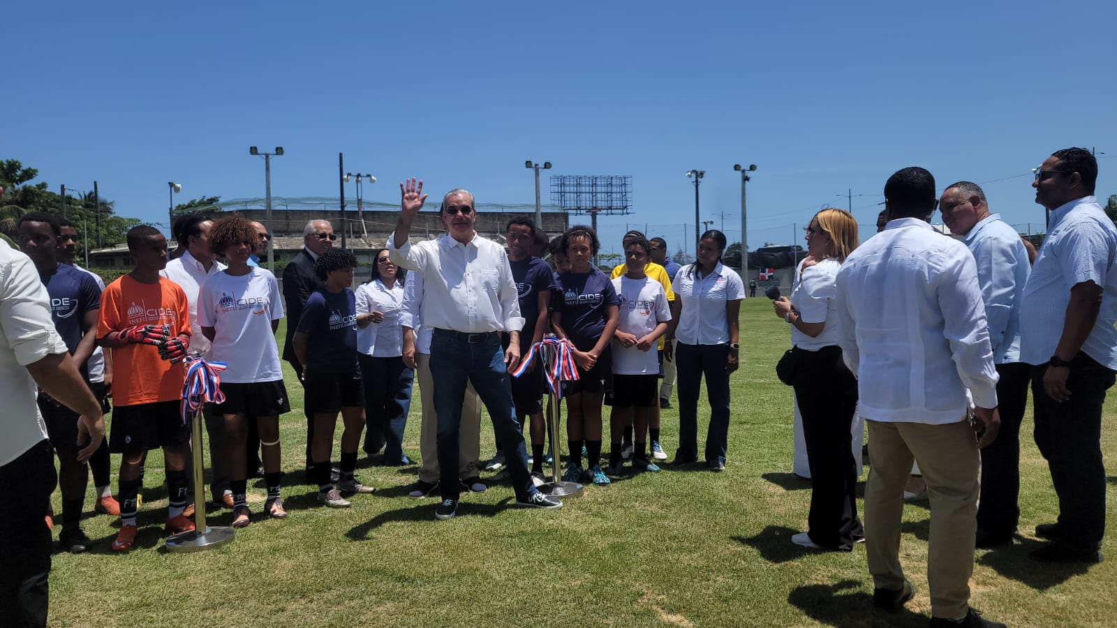Presidente Luis Abinader y el INEFI fortalecen el deporte escolar con la entrega de moderno complejo deportivo en Hogar Escuela Santo Domingo Savio