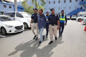 Se entrega joven señalado por presuntamente obligar a adolescente a ingerir sustancia tóxica en hecho bajo investigación