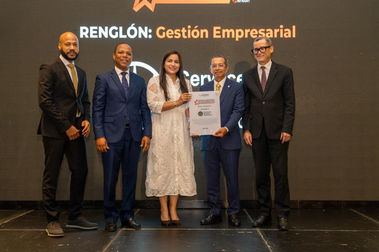 INTRANT realiza primera edición del Premio Nacional de Seguridad Vial y reconoce a 13 empresas