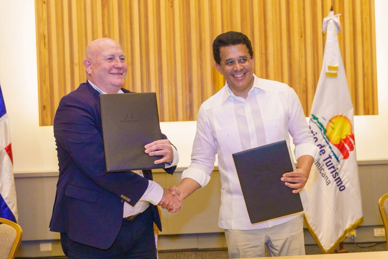 David Collado firma acuerdo con la ITF para impulsar la movilidad turística sostenible