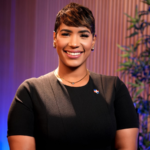 Carolina Mejía fortalece su liderazgo en SDE con el respaldo de Luz Jiménez