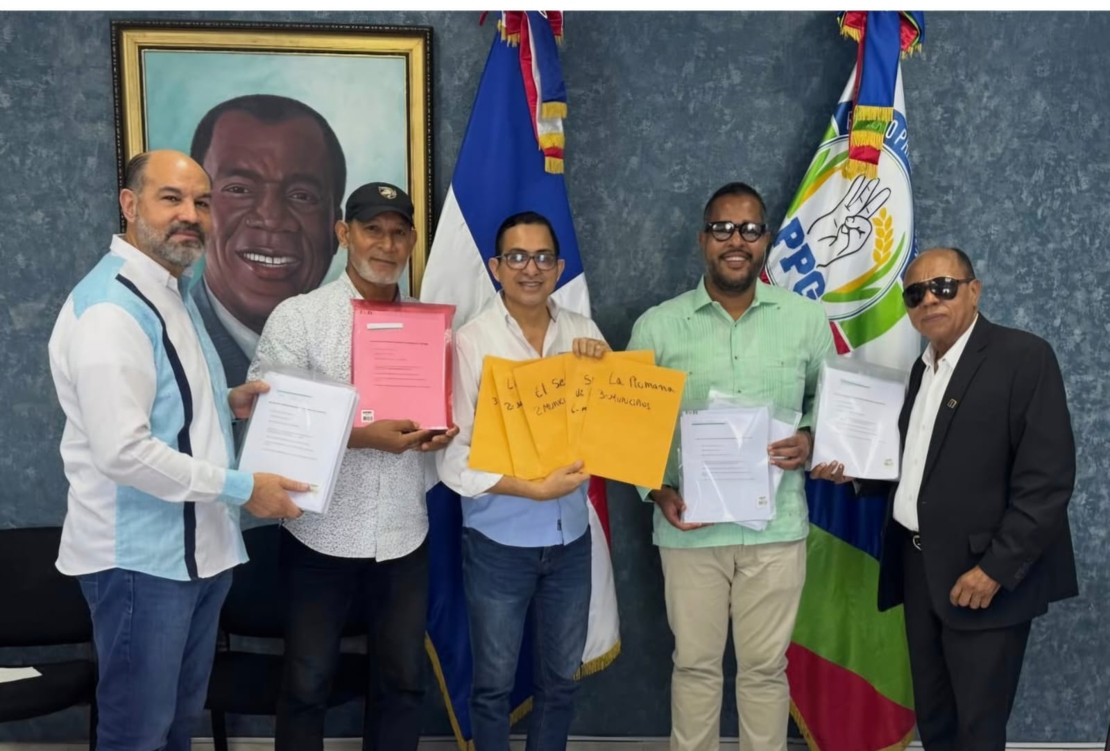 Rumbo a su primer congreso, PPG distribuye material informativo; dice avanza en su ruta hacia la historia