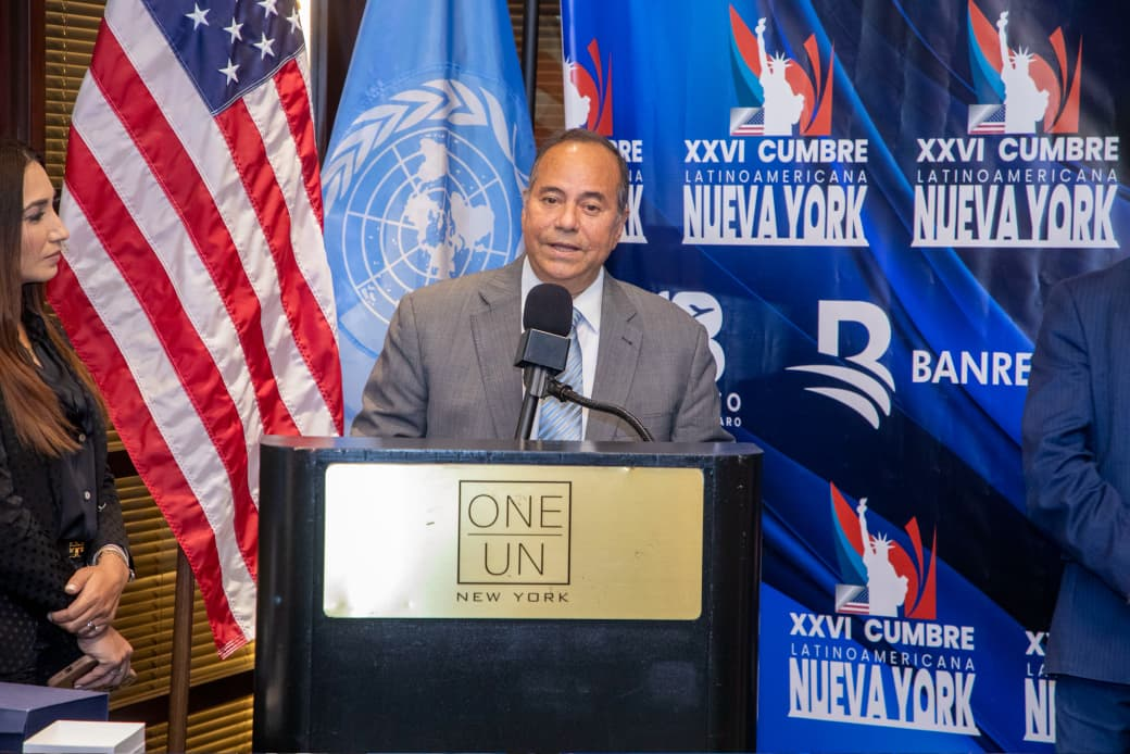 Cumbre Latinoamericana reconoce a Alberto Caminero por su trayectoria periodística