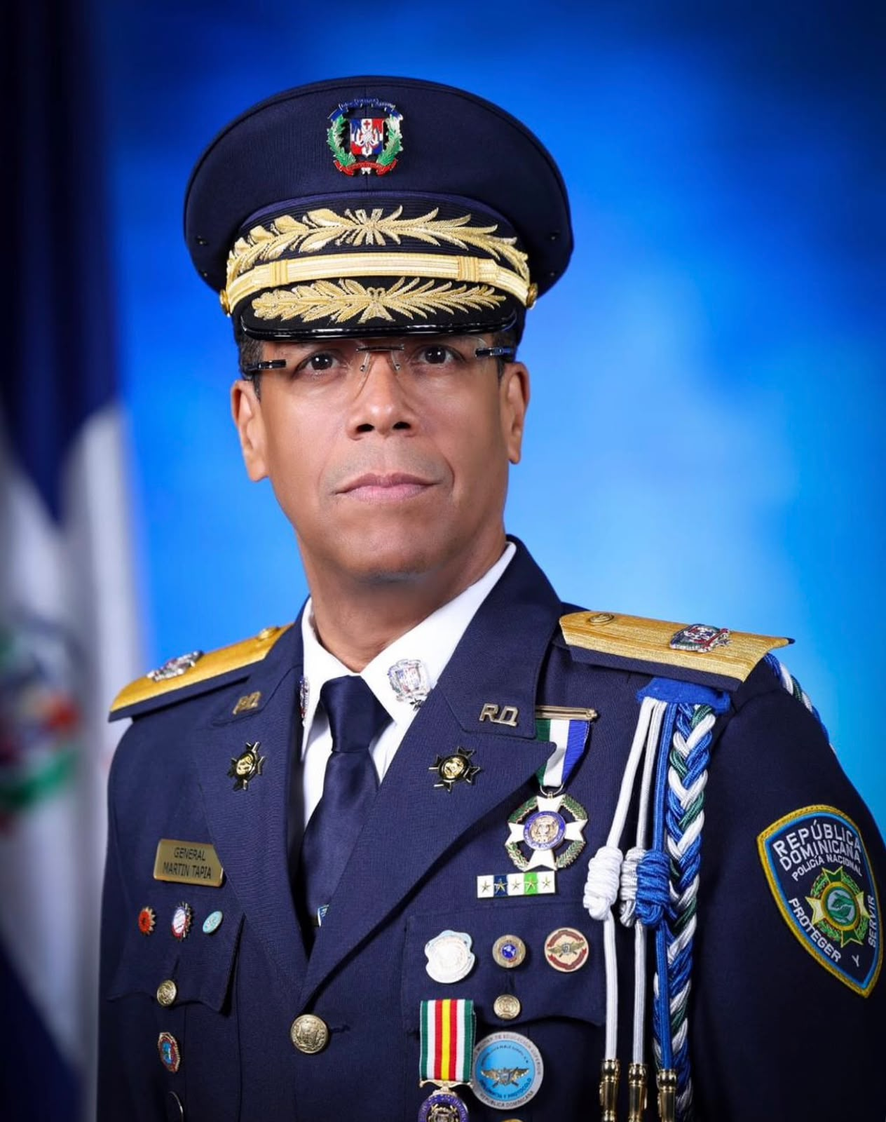 Abinader designa al general Martín Miguel Tapia Sánchez como inspector general de la Policía Nacional