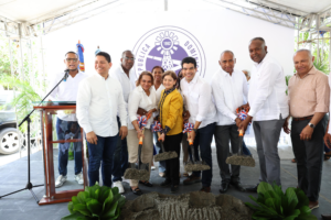 Wellington Arnaud inicia saneamiento de la cañada La Pava en Nizao, provincia Peravia