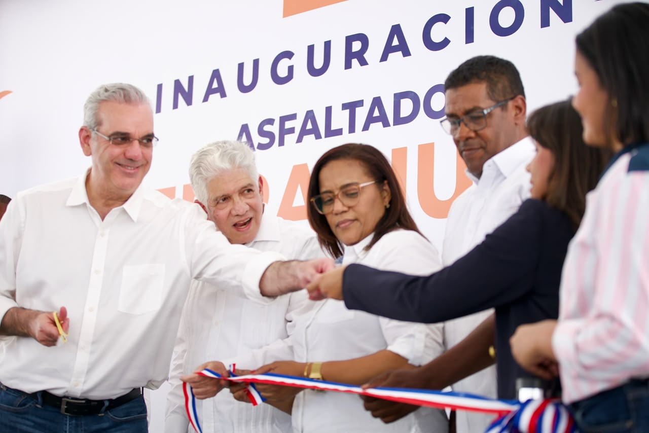 Presidente Abinader inaugura puente sobre el río Penitente en Boca de Cachón e impacta a más de 11,700 personas
