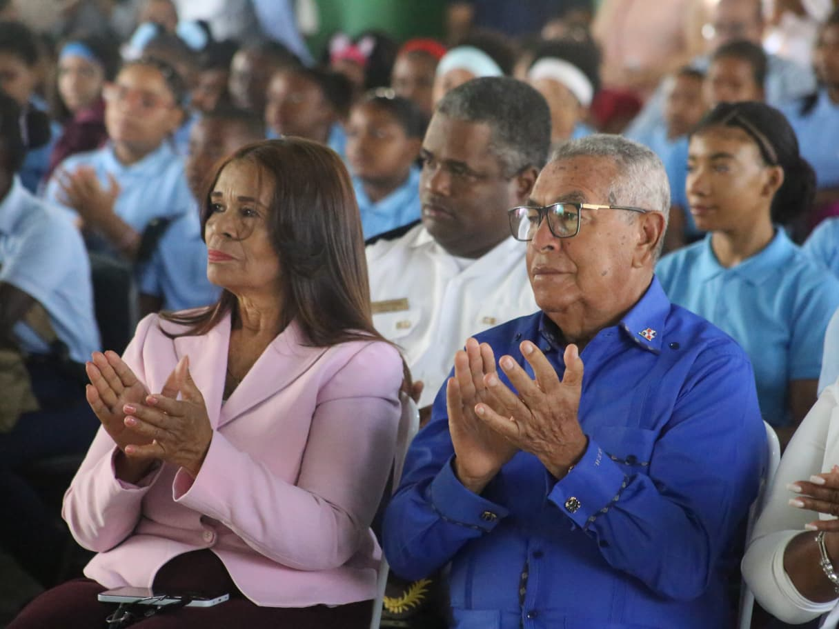 Diputada Elvira Corporán exhorta a los padres a respaldar el inicio del año escolar 2026-2027