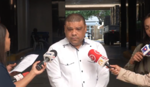 Diputado Luis Báez encabeza inauguración del primer Torneo Superior de Baloncesto en Baní