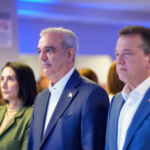 Presidente Abinader inicia entrega oficial del Pasaporte Electrónico para dominicanos en Nueva York, Nueva Jersey y Boston