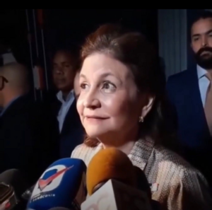 Se va la luz mientras Raquel Peña explicaba aumento en factura eléctrica: “¿Ustedes están grabando?”
