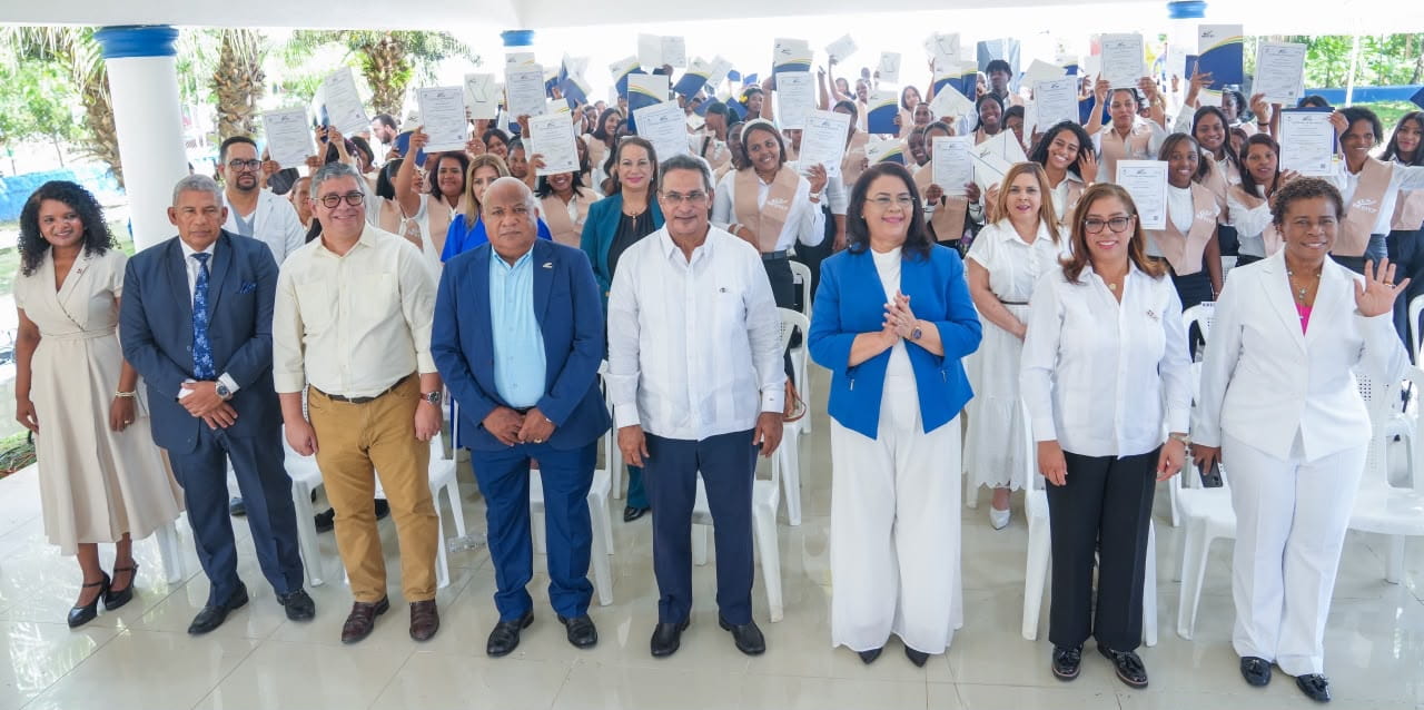 INFOTEP capacita 1,086 comunitarios de Básima mediante alianza con Supérate y Fundación Rica