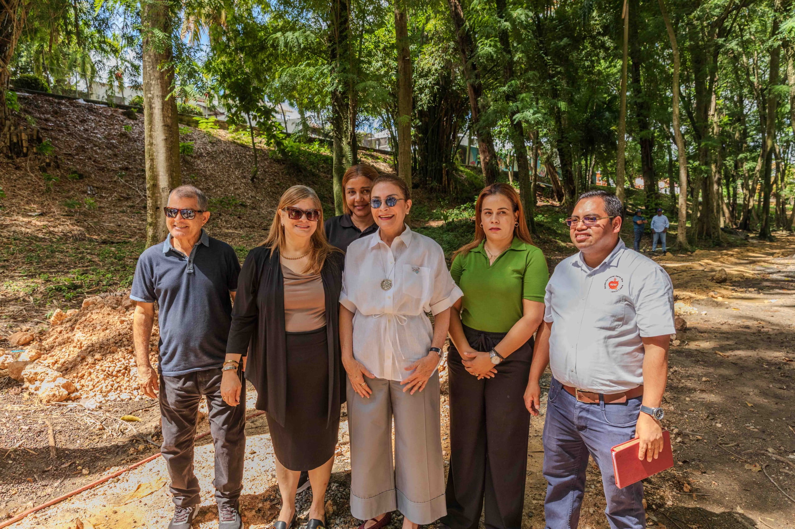 Carolina Mejía supervisa ejecución de obras que transforman distintos sectores del DN