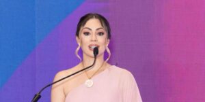 Iluminada Muñoz dona 500 mil pesos a dos fundaciones que apoyan a pacientes con cáncer