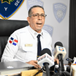 Policía persigue a varios hombres por la muerte de un sargento mayor durante un asalto en Santo Domingo Norte