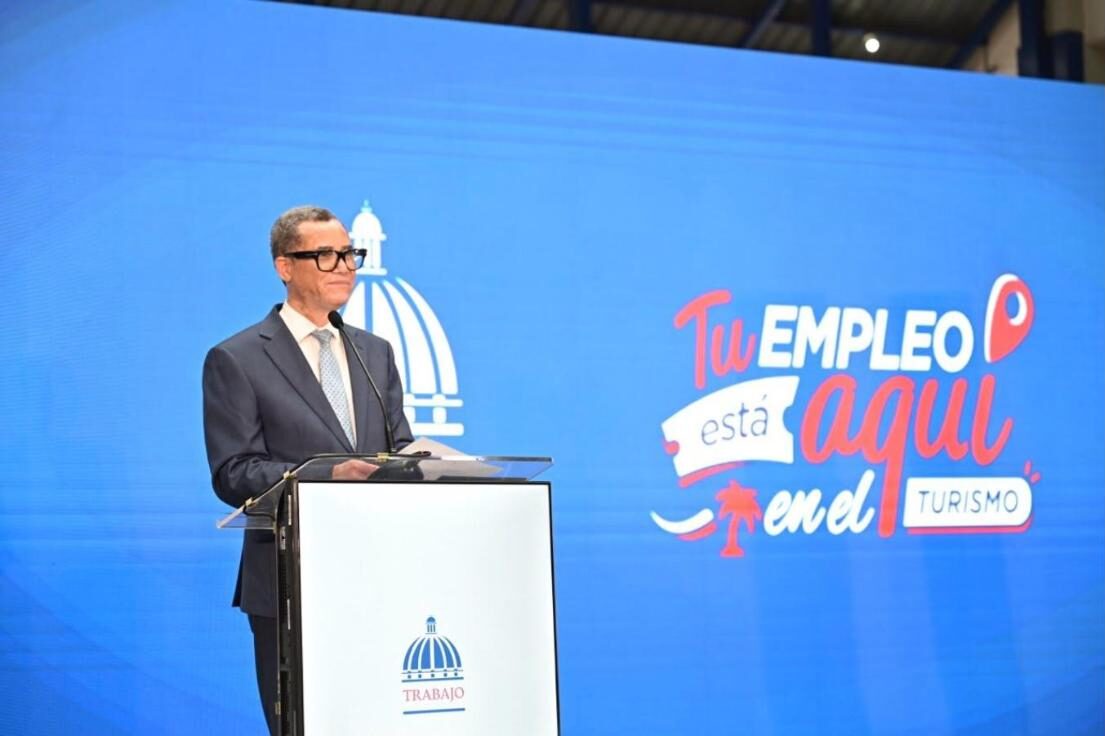 Ministro de Trabajo Eddy Olivares Ortega en la jornada Tu Empleo Está Aquí: en el Turismo