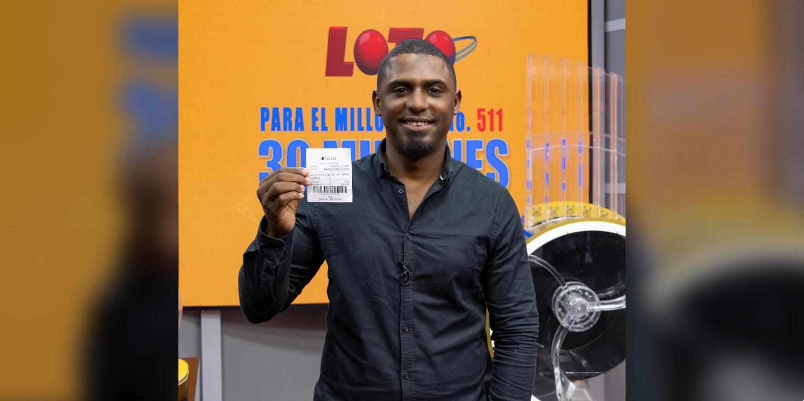Ganador del premio de 30 millones del Loto muestra su ticket en LEIDSA