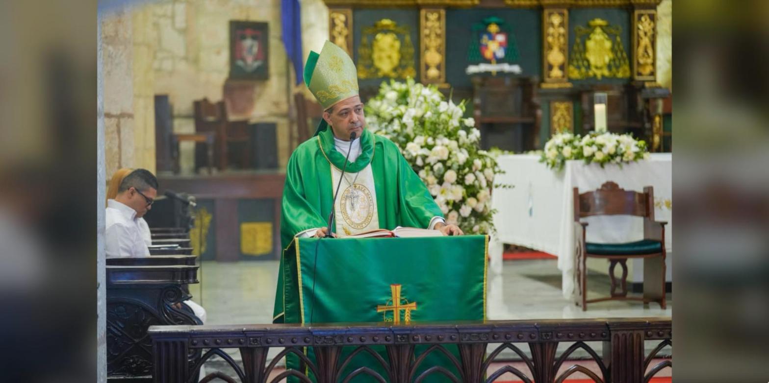 Monseñor Tomás Morel Diplán oficia la misa por el 46 aniversario del INFOTEP