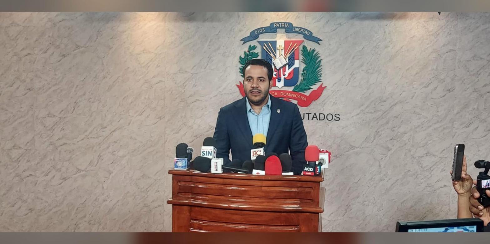 Diputado Rogelio Alfonso Genao propone aumentar las pensiones y bajar a la mitad la comisión de las AFP