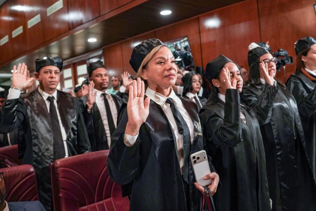 Nuevos abogados prestan juramento durante la XXXIX Juramentación de Abogadas y Abogados